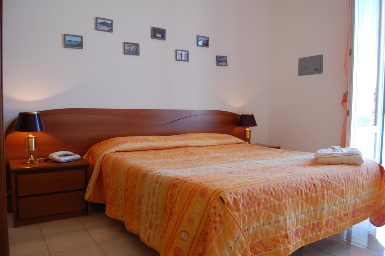 Hotel Terme Rosaleo Casamicciola Terme Room photo